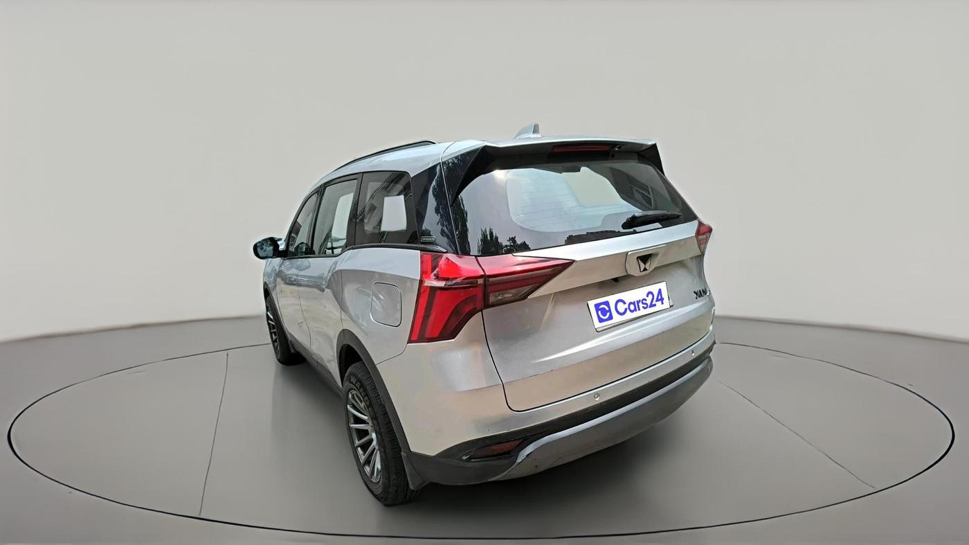 2022 Mahindra XUV700 AX 3 P AT 5 STR, Petrol, Automatic, 78,069 km, exterior