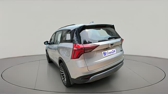 2022 Mahindra XUV700 AX 3 P AT 5 STR, Petrol, Automatic, 78,069 km, exterior