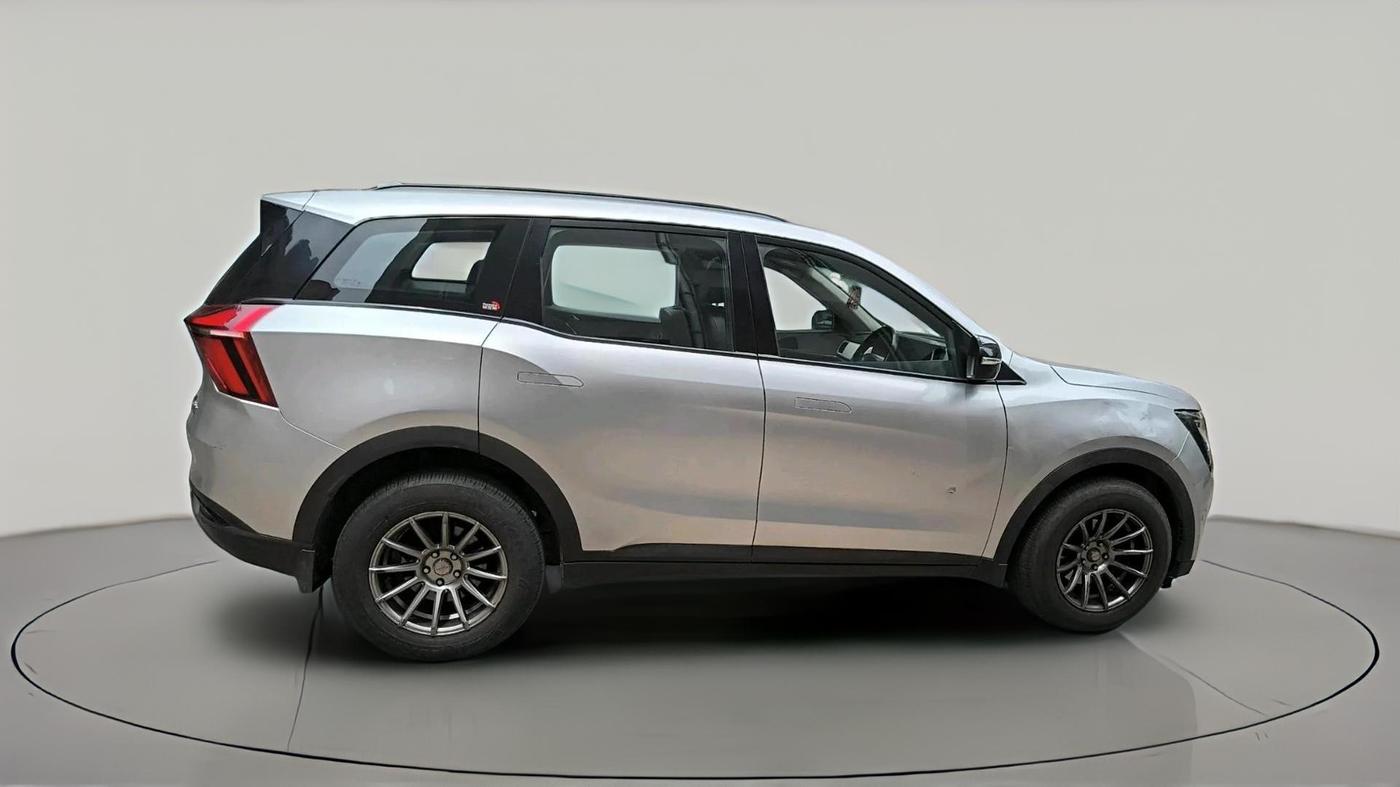 2022 Mahindra XUV700 AX 3 P AT 5 STR, Petrol, Automatic, 78,069 km, exterior