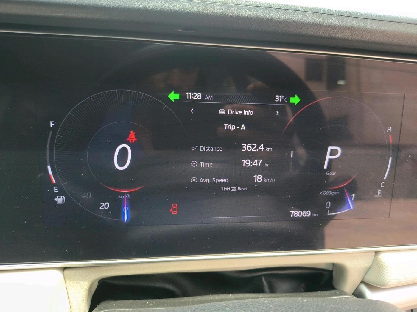 2022 Mahindra XUV700 AX 3 P AT 5 STR, Petrol, Automatic, 78,069 km, interior
