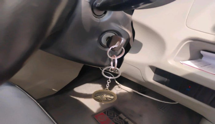 2014 Maruti Celerio LXI, CNG, Manual, 1,00,140 km, interior