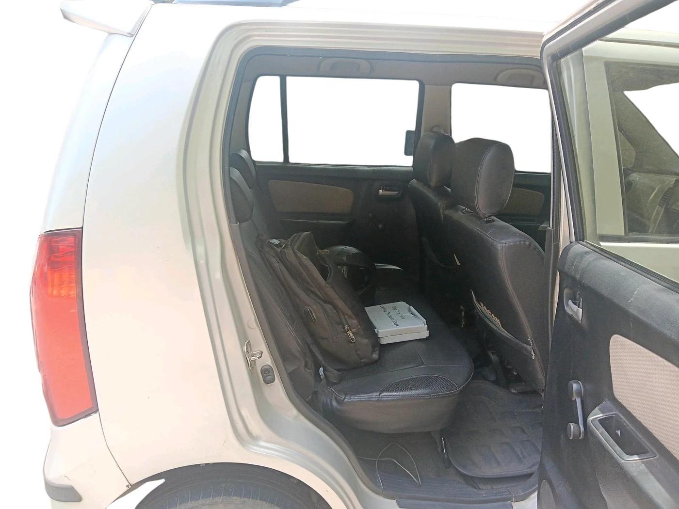 2017 Maruti Wagon R 1.0 LXI CNG, CNG, Manual, 1,12,592 km, interior