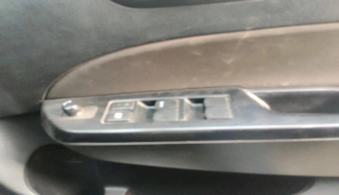 2012 Maruti Swift VXI, Petrol, Manual, 65,398 km, interior