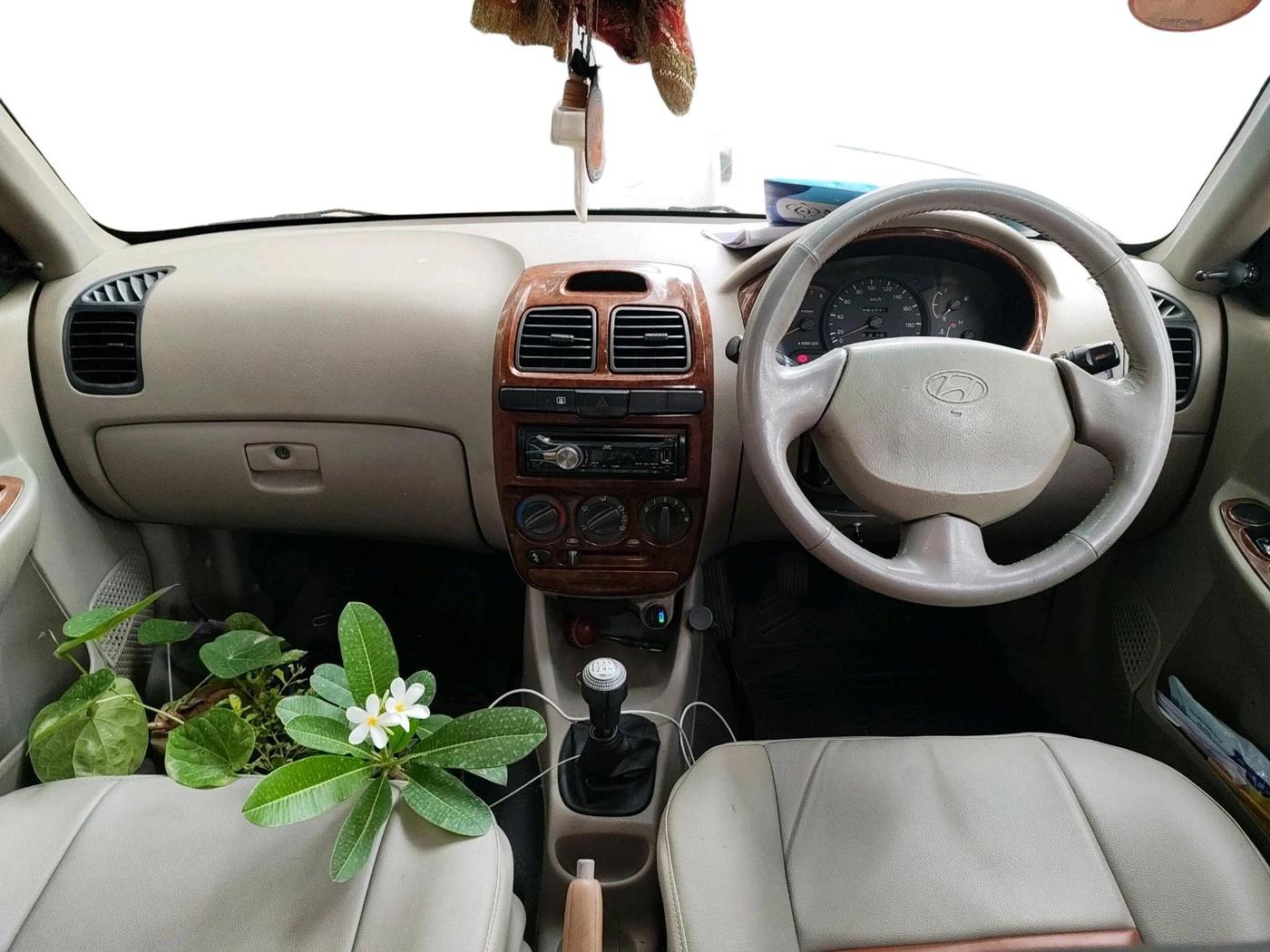 2013 Hyundai Accent EXECUTIVE, CNG, Manual, 1,94,071 km, interior