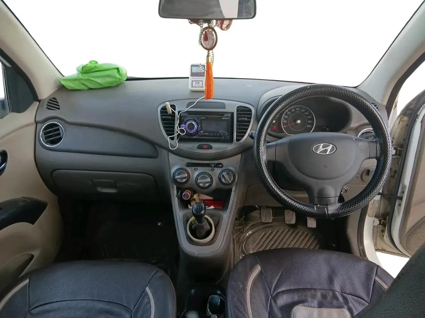 2013 Hyundai i10 MAGNA 1.2, CNG, Manual, 88,140 km, interior