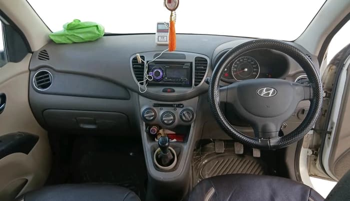2013 Hyundai i10 MAGNA 1.2, CNG, Manual, 88,140 km, interior