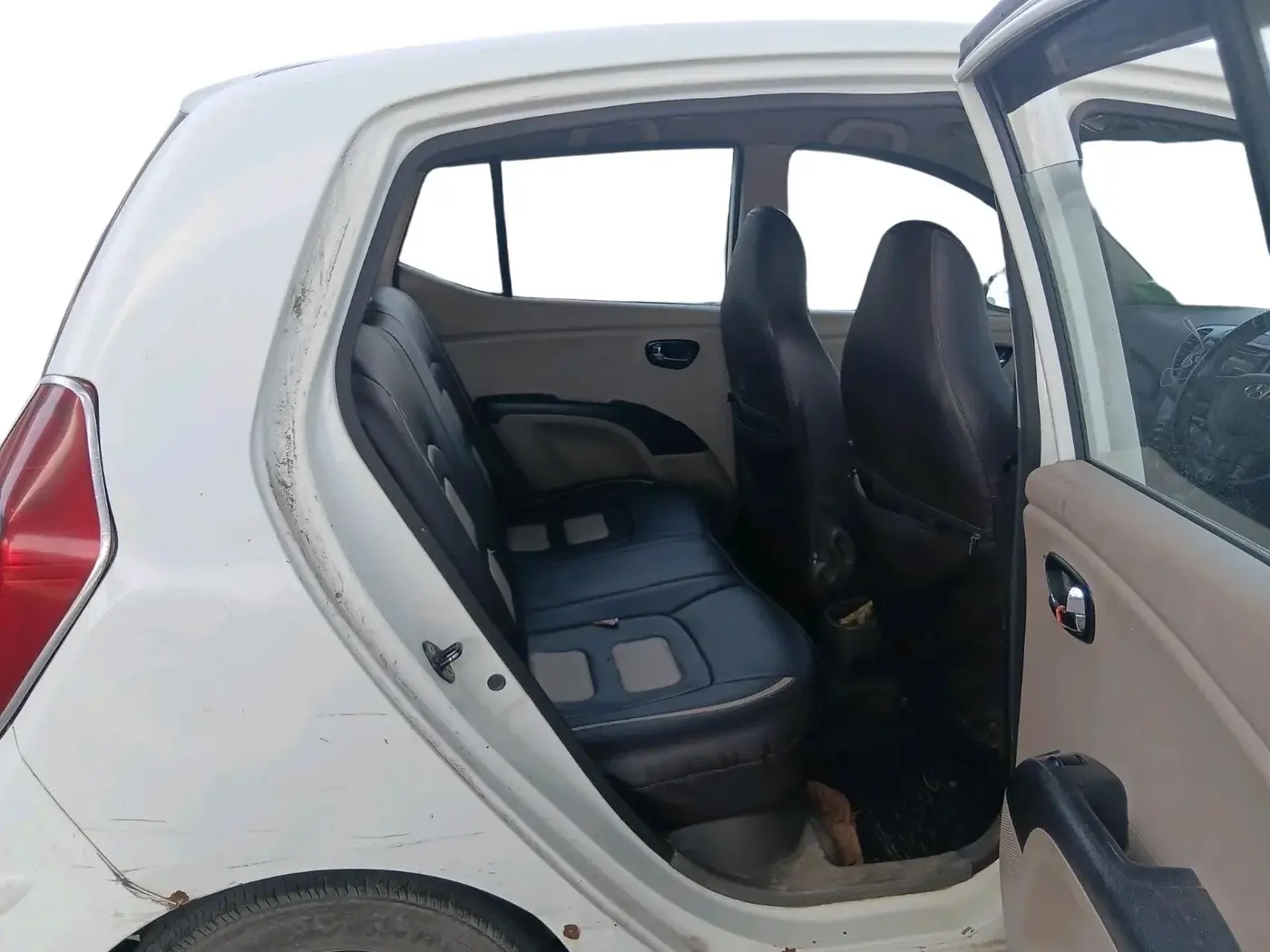 2013 Hyundai i10 MAGNA 1.2, CNG, Manual, 88,140 km, interior