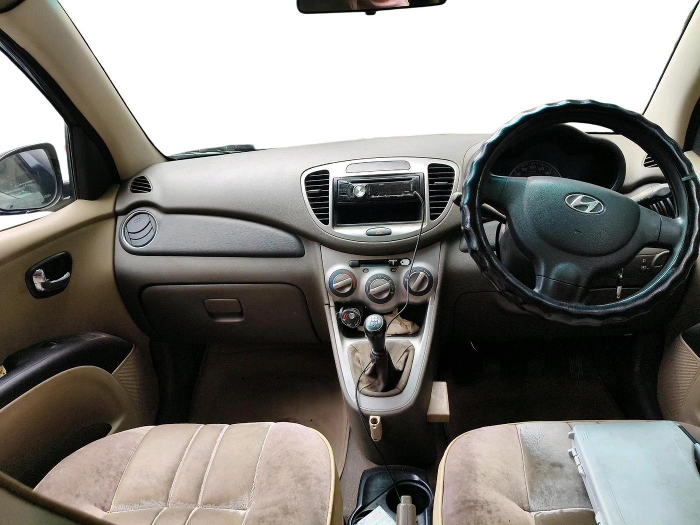 2012 Hyundai i10 MAGNA 1.2, Petrol, Manual, 1,05,292 km, interior