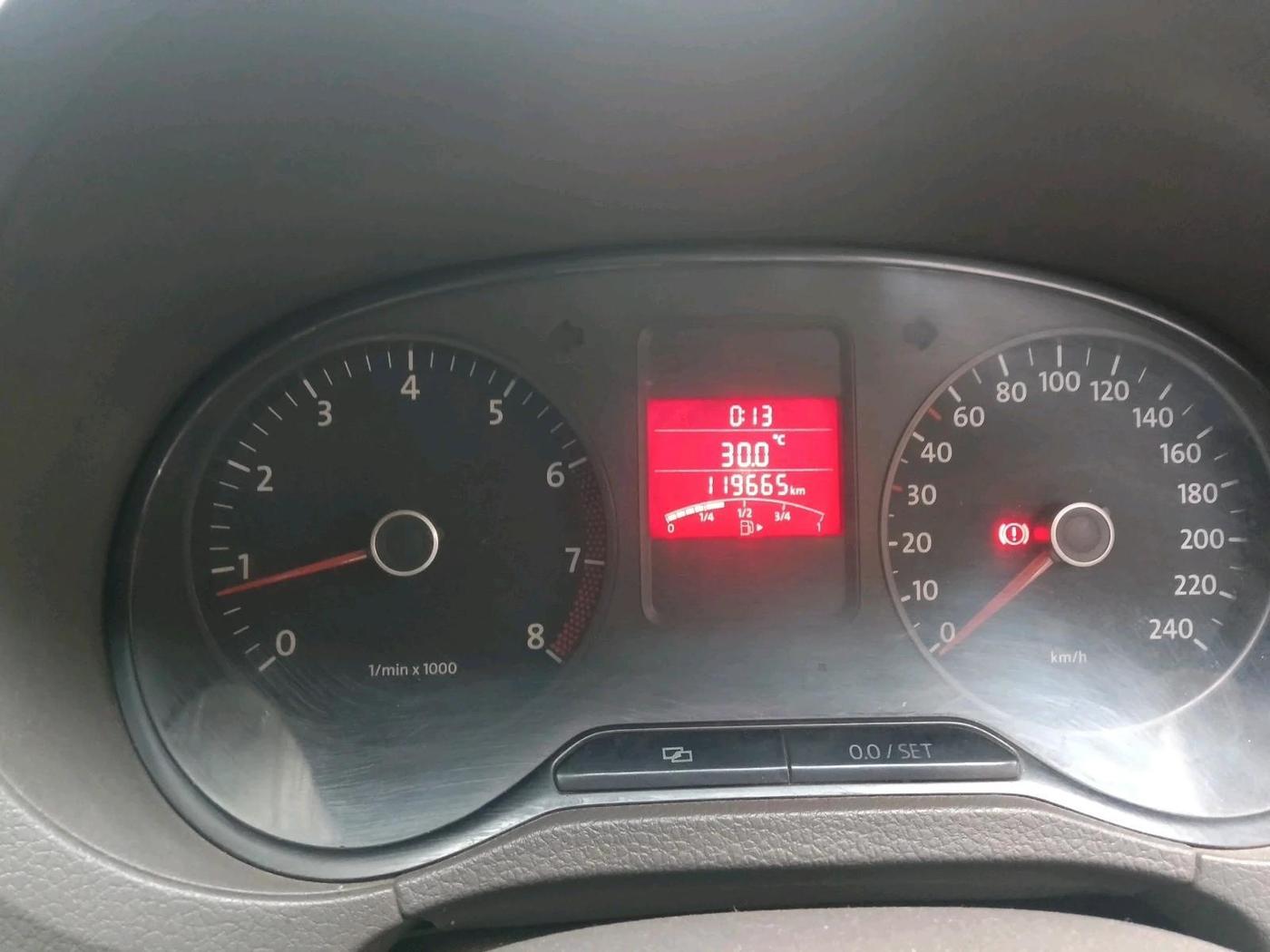 2011 Volkswagen Vento TRENDLINE 1.6, CNG, Manual, 1,19,665 km, interior