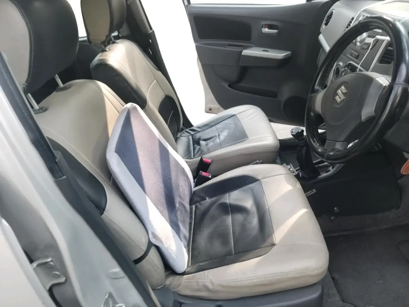 2011 Maruti Wagon R 1.0 LXI CNG, CNG, Manual, 1,09,687 km, interior