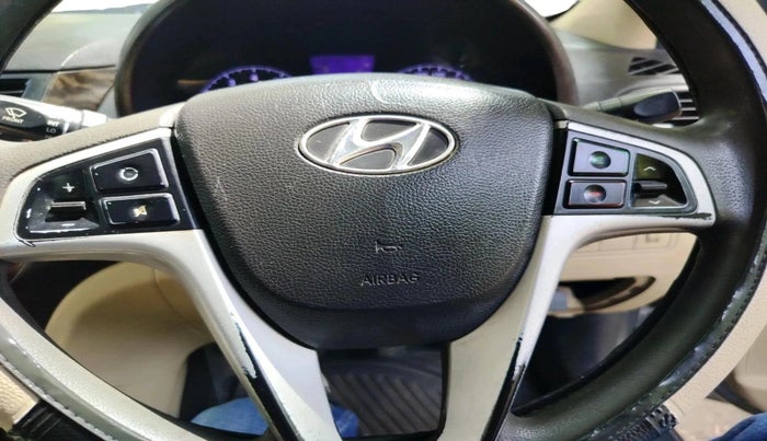 2011 Hyundai Verna FLUIDIC 1.6 VTVT SX, Petrol, Manual, 87,437 km, interior