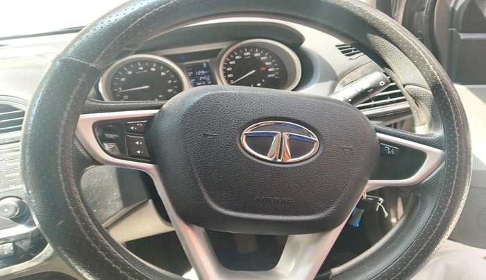 2016 Tata Tiago XZ PETROL, Petrol, Manual, 29,415 km, interior