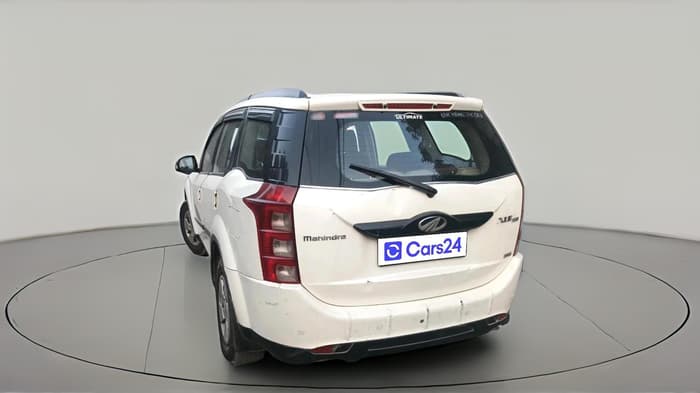 2017 Mahindra XUV500 W6, Diesel, Manual, 74,811 km, exterior