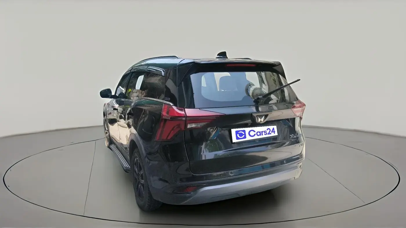 2024 Mahindra XUV700 AX 7 LUXURY P AT 7 STR, Petrol, Automatic, 37,902 km, exterior