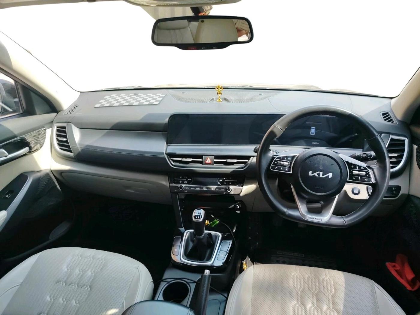 2024 KIA SELTOS  HTX 1.5 PETROL MT, Petrol, Manual, 38,240 km, interior