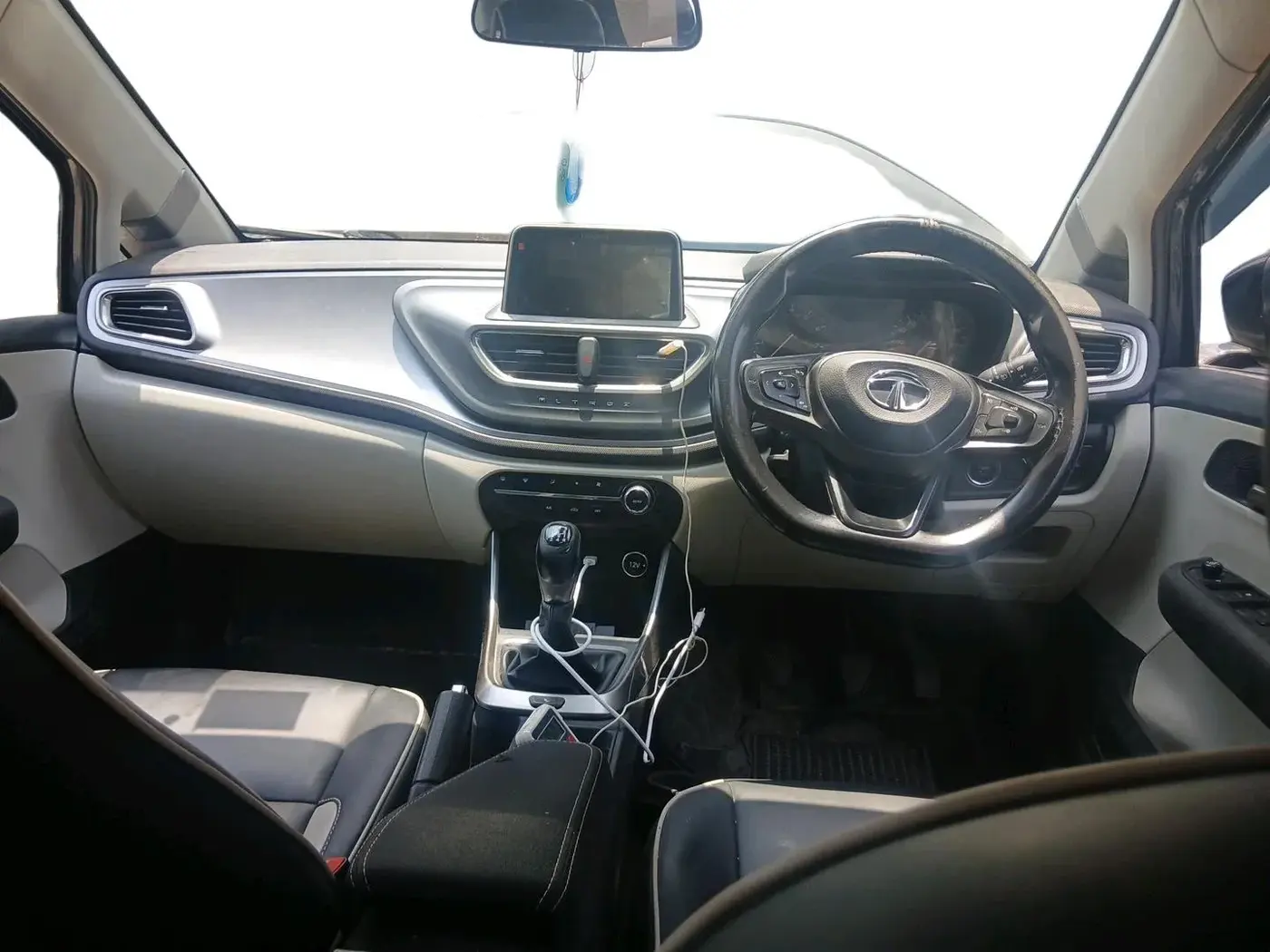 2021 Tata ALTROZ XZ PETROL, Petrol, Manual, 76,183 km, interior