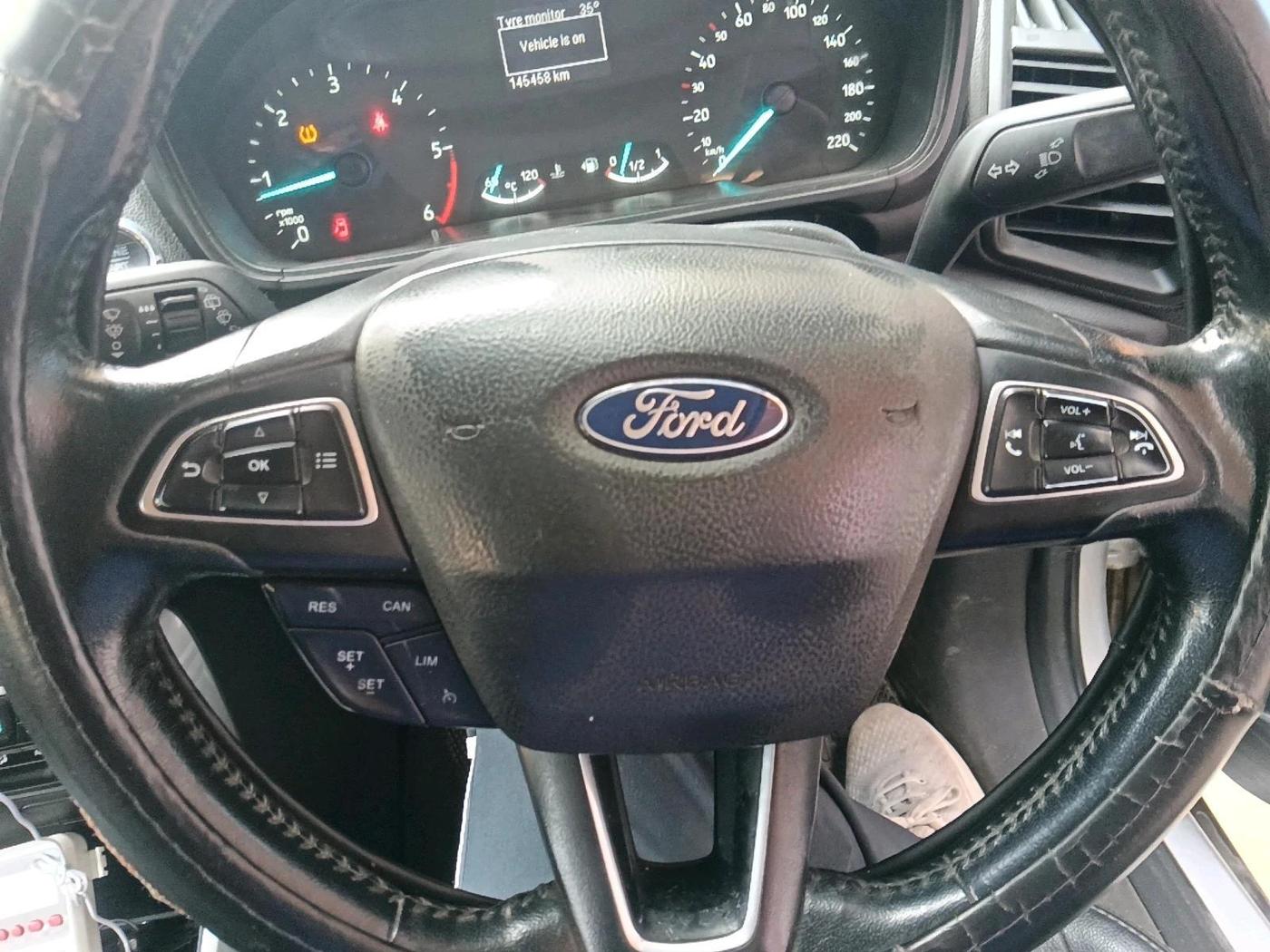 2017 Ford Ecosport TITANIUM 1.5L DIESEL, Diesel, Manual, 1,45,460 km, interior