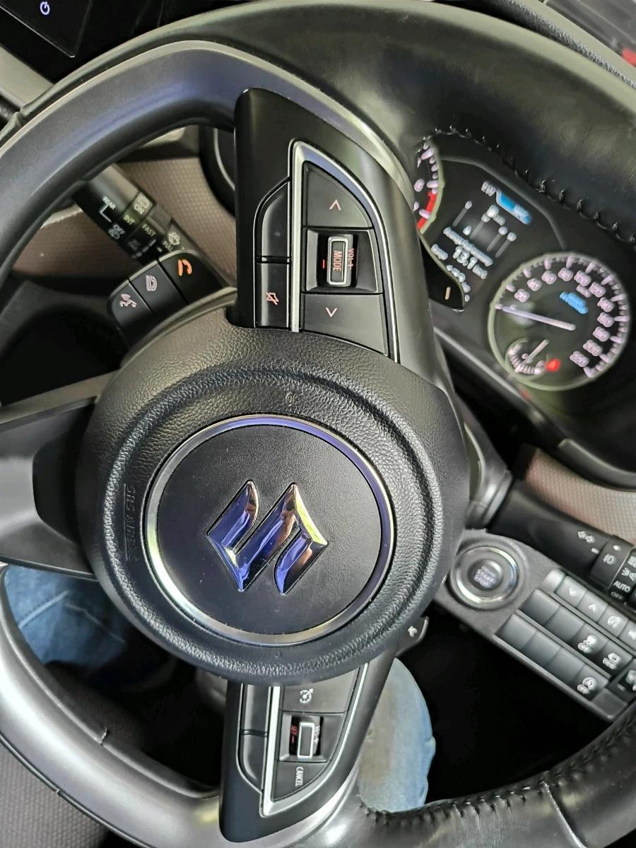 2025 Maruti BREZZA ZXI + AT SMART HYBRID, Petrol, Automatic, 17,272 km, interior