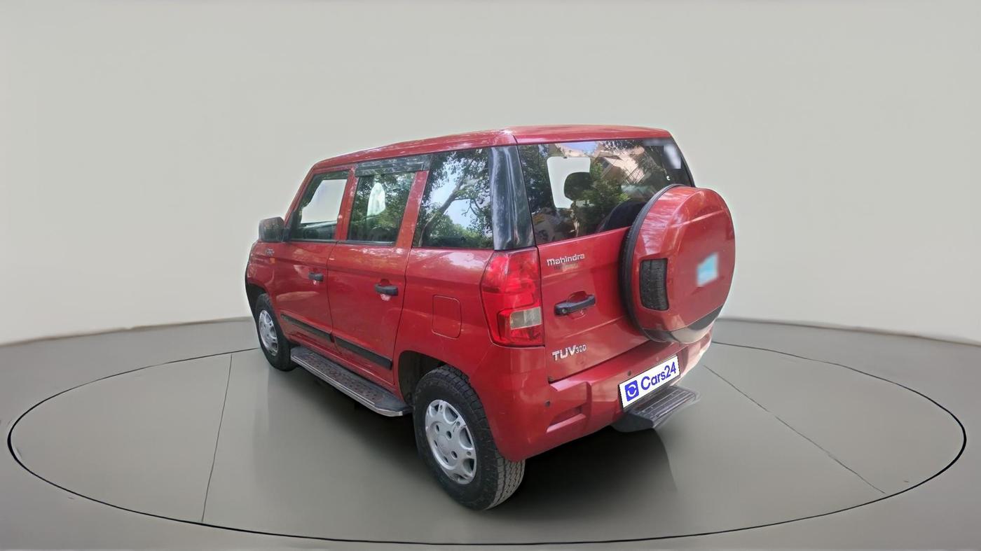 2018 Mahindra TUV300 T4 PLUS, Diesel, Manual, 1,65,556 km, exterior