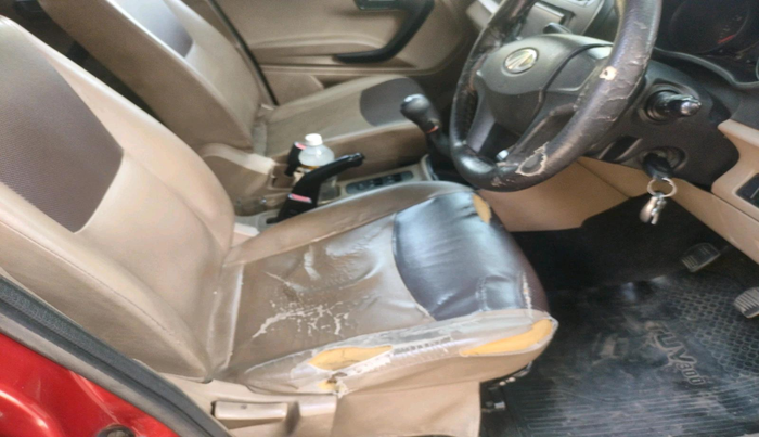 2018 Mahindra TUV300 T4 PLUS, Diesel, Manual, 1,65,556 km, interior