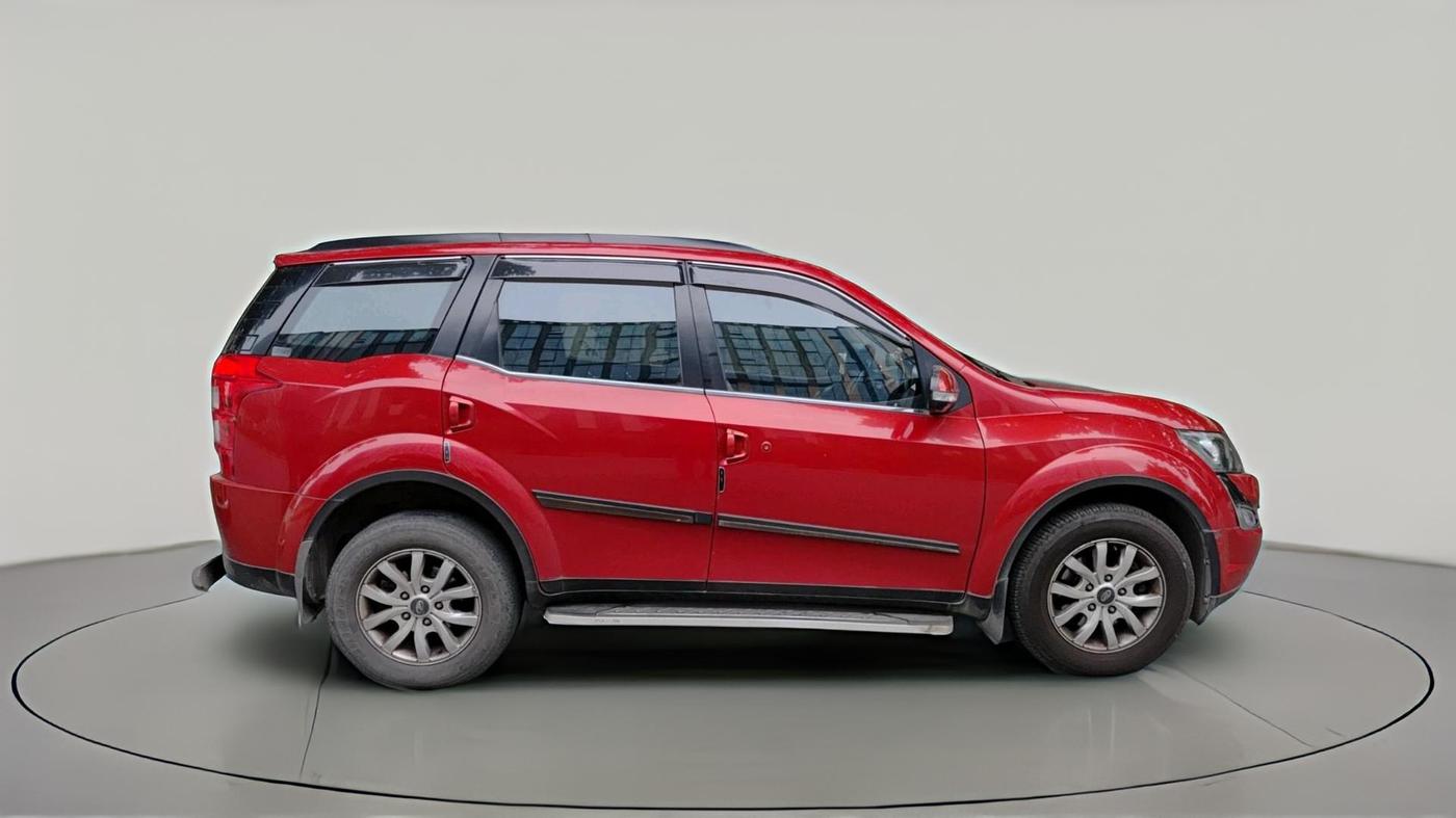 2017 Mahindra XUV500 W10 AT, Diesel, Automatic, 84,959 km, exterior