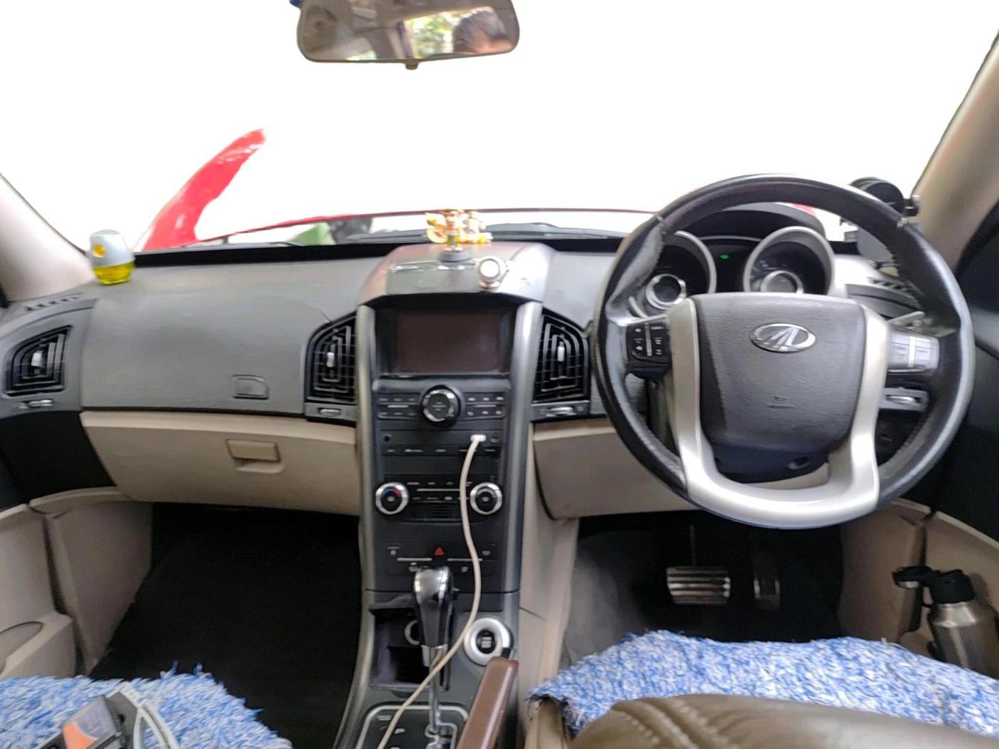 2017 Mahindra XUV500 W10 AT, Diesel, Automatic, 84,959 km, interior