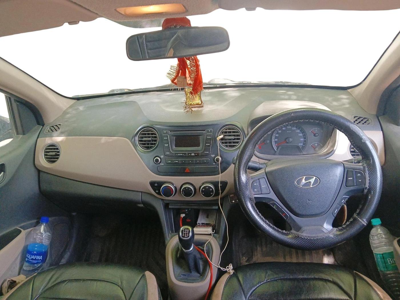 2015 Hyundai Xcent S 1.2, CNG, Manual, 1,23,411 km, interior