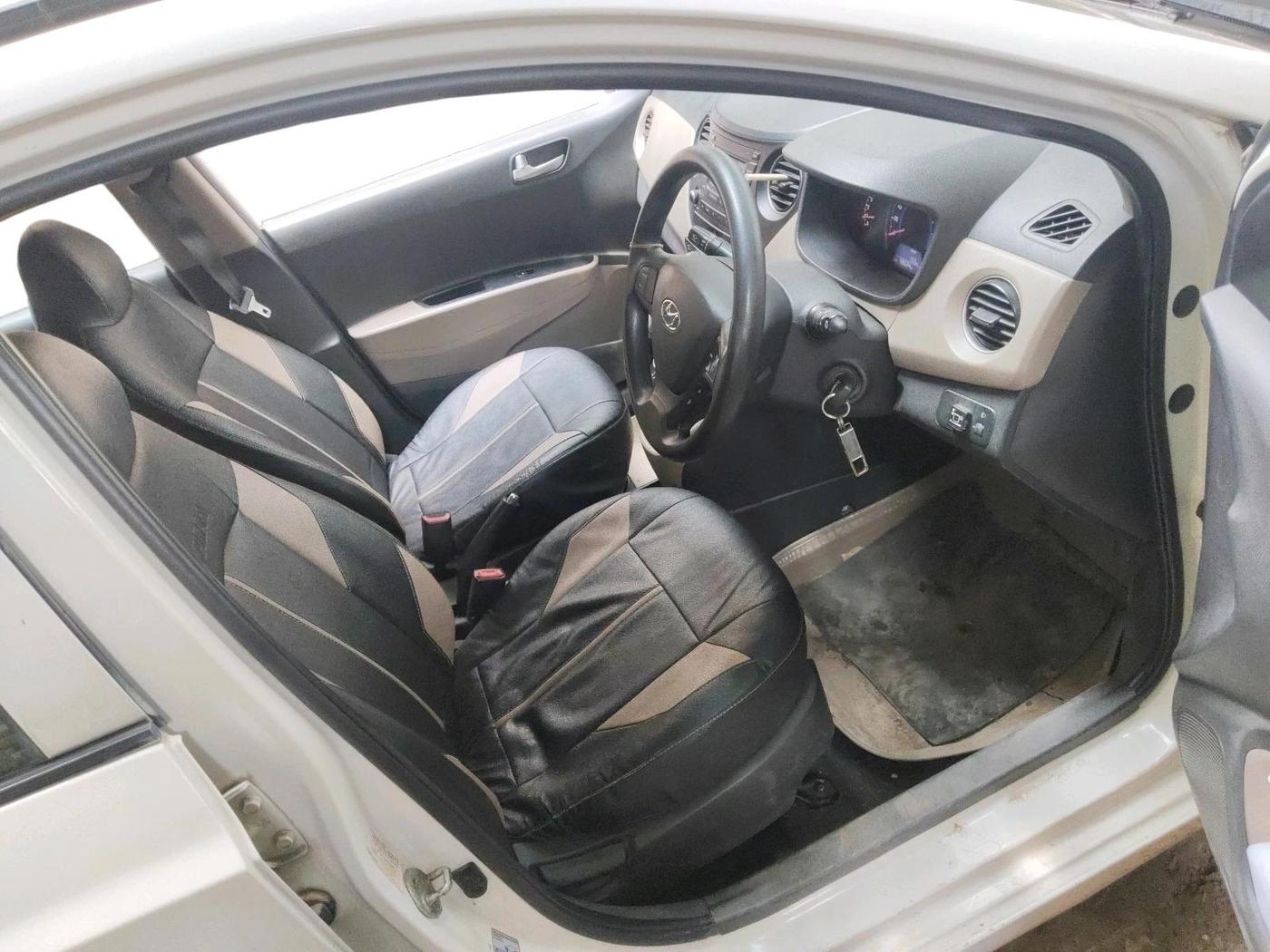 2016 Hyundai Grand i10 SPORTZ 1.2 KAPPA VTVT, CNG, Manual, 98,606 km, interior
