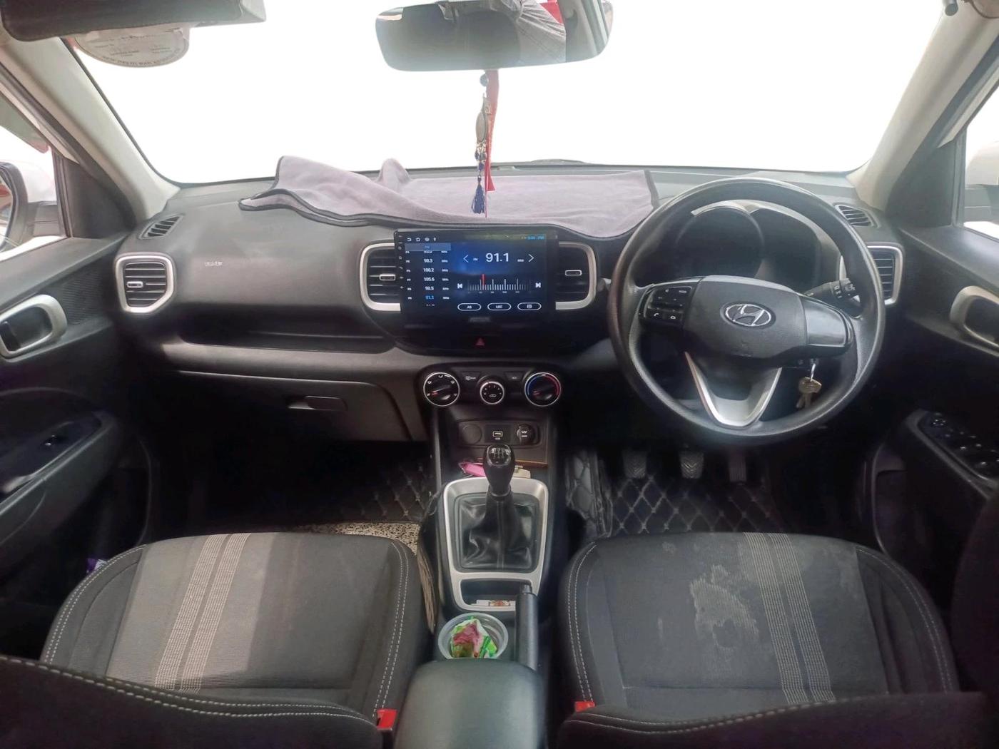 2020 Hyundai VENUE S 1.2, Petrol, Manual, 44,843 km, interior