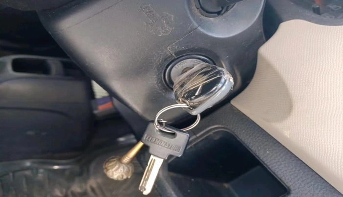 2013 Maruti Wagon R 1.0 VXI, Petrol, Manual, 58,968 km, interior