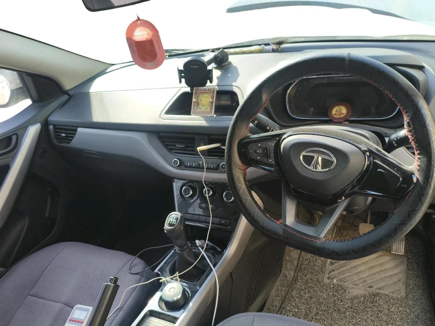 2021 Tata NEXON XM SUNROOF PETROL, Petrol, Manual, 21,000 km, interior