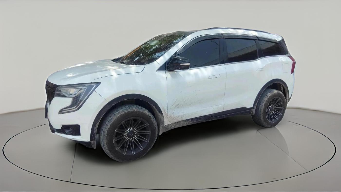 2022 Mahindra XUV700 AX 5 P MT 7 STR, Petrol, Manual, 64,821 km, exterior