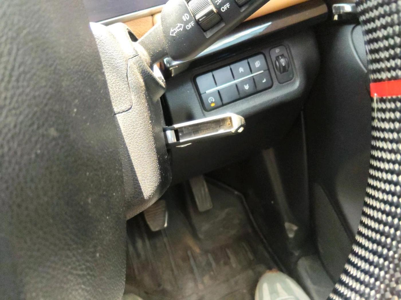 2022 Mahindra XUV700 AX 5 P MT 7 STR, Petrol, Manual, 64,821 km, interior