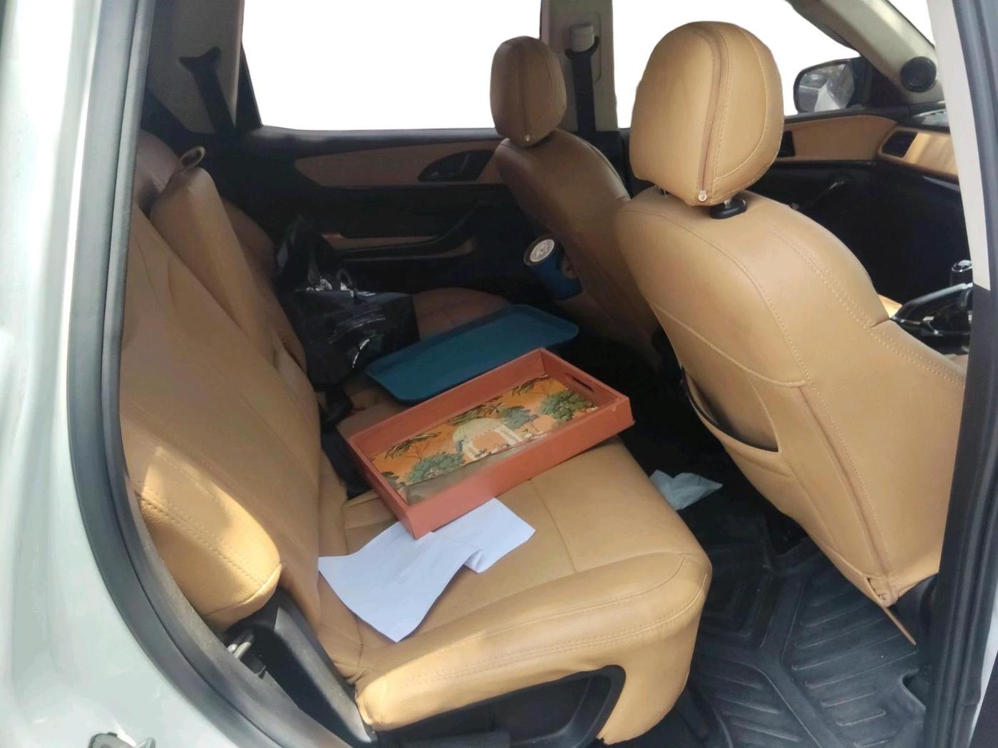 2022 Mahindra XUV700 AX 5 P MT 7 STR, Petrol, Manual, 64,821 km, interior