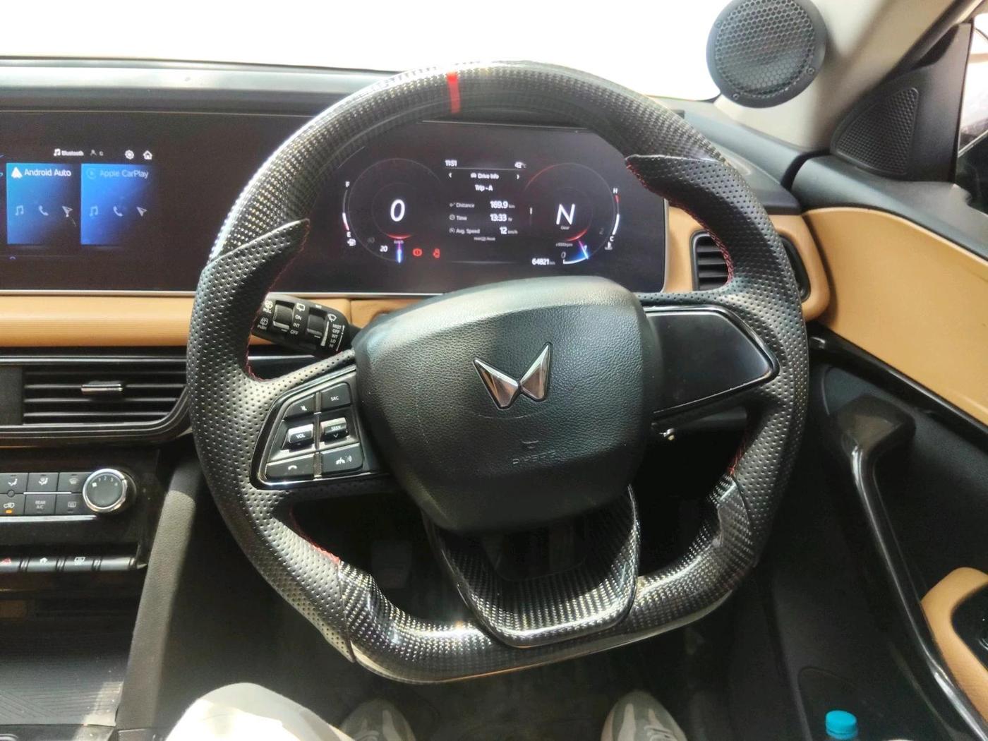 2022 Mahindra XUV700 AX 5 P MT 7 STR, Petrol, Manual, 64,821 km, interior