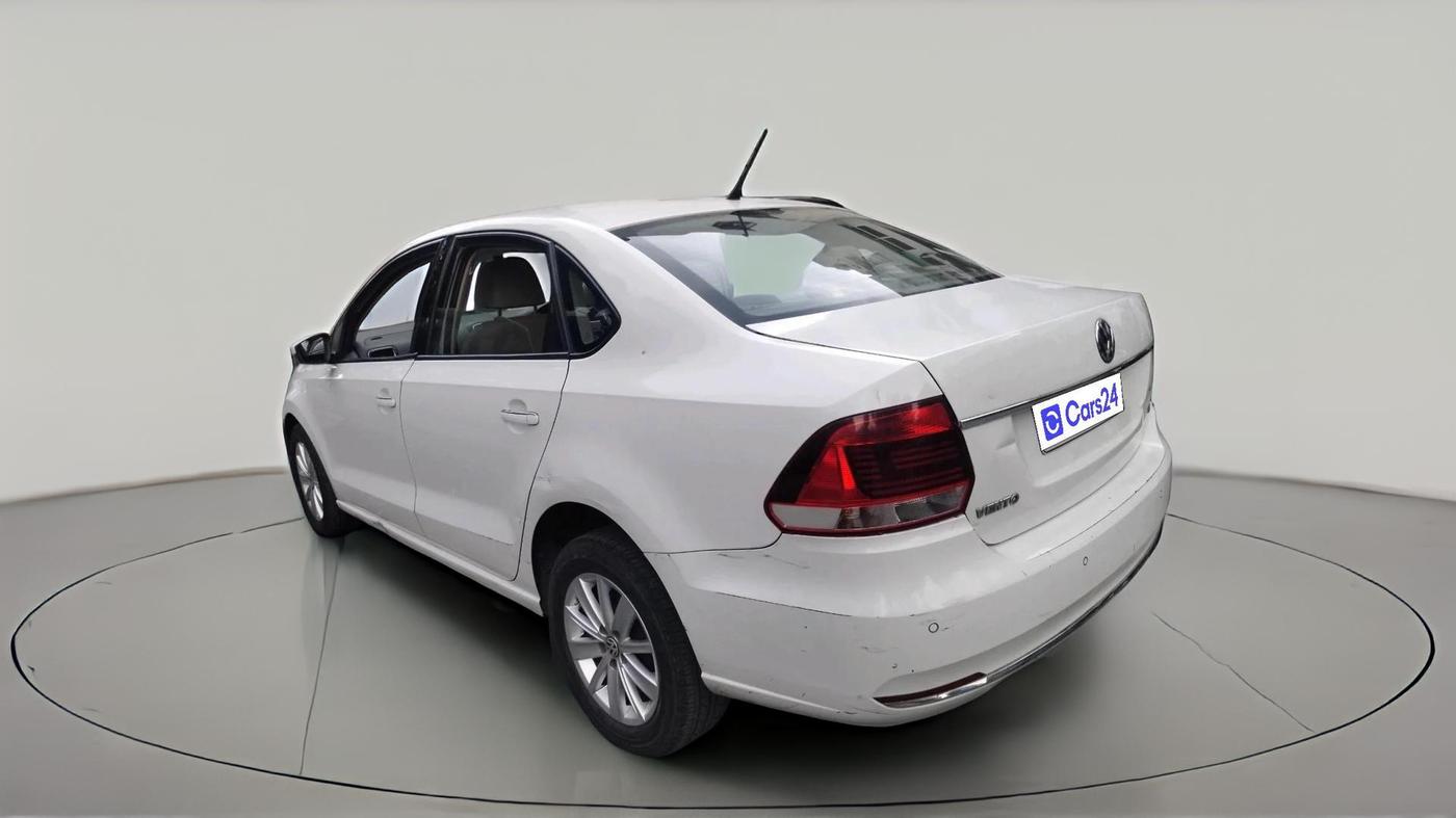 2015 Volkswagen Vento HIGHLINE PETROL AT, Petrol, Automatic, 1,33,554 km, exterior