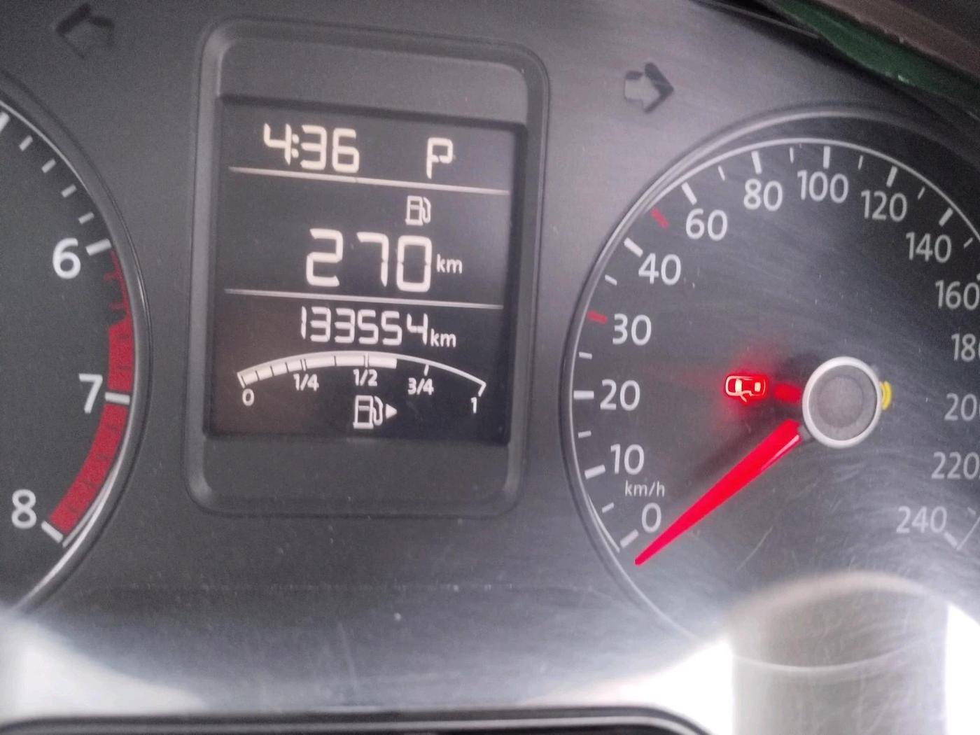2015 Volkswagen Vento HIGHLINE PETROL AT, Petrol, Automatic, 1,33,554 km, interior