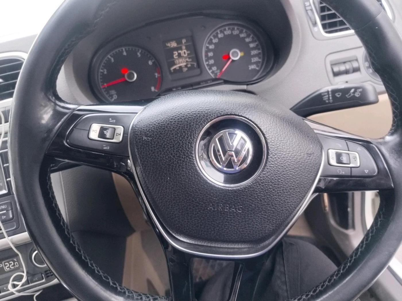 2015 Volkswagen Vento HIGHLINE PETROL AT, Petrol, Automatic, 1,33,554 km, interior