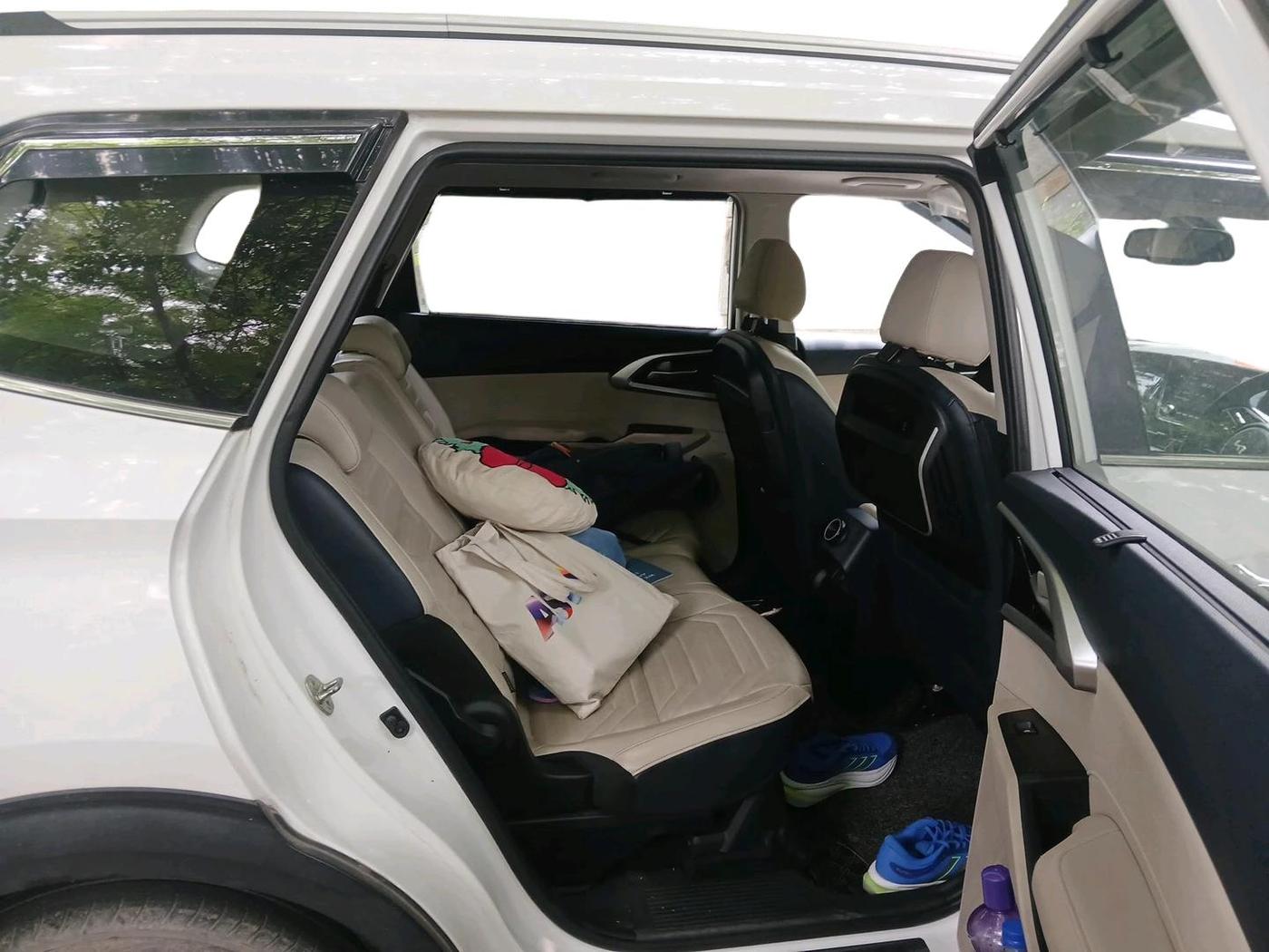 2022 KIA CARENS LUXURY PLUS 1.4 PETROL 7 STR, Petrol, Manual, 48,288 km, interior