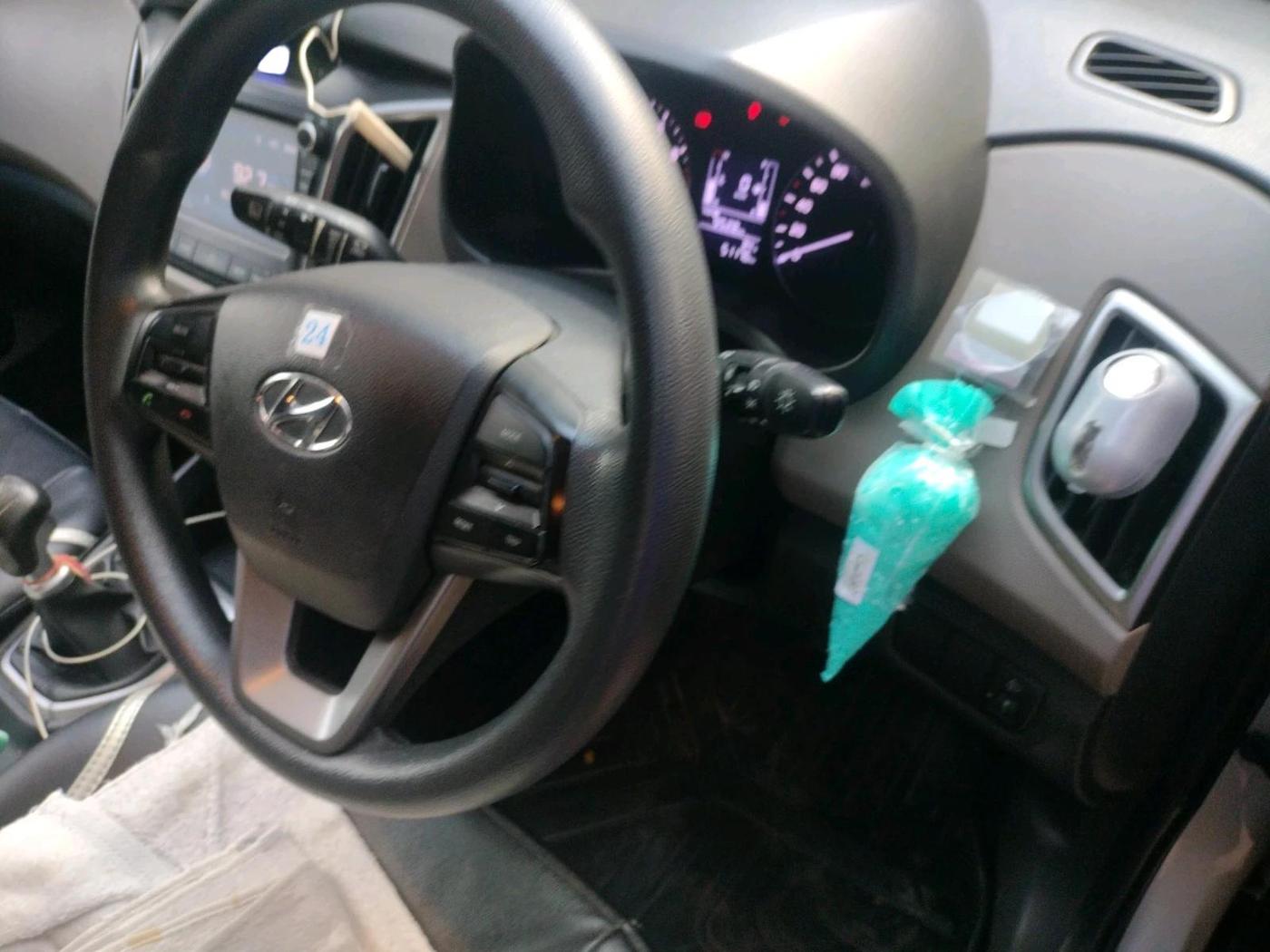 2017 Hyundai Creta SX PLUS 1.6 PETROL, Petrol, Manual, 51,176 km, interior