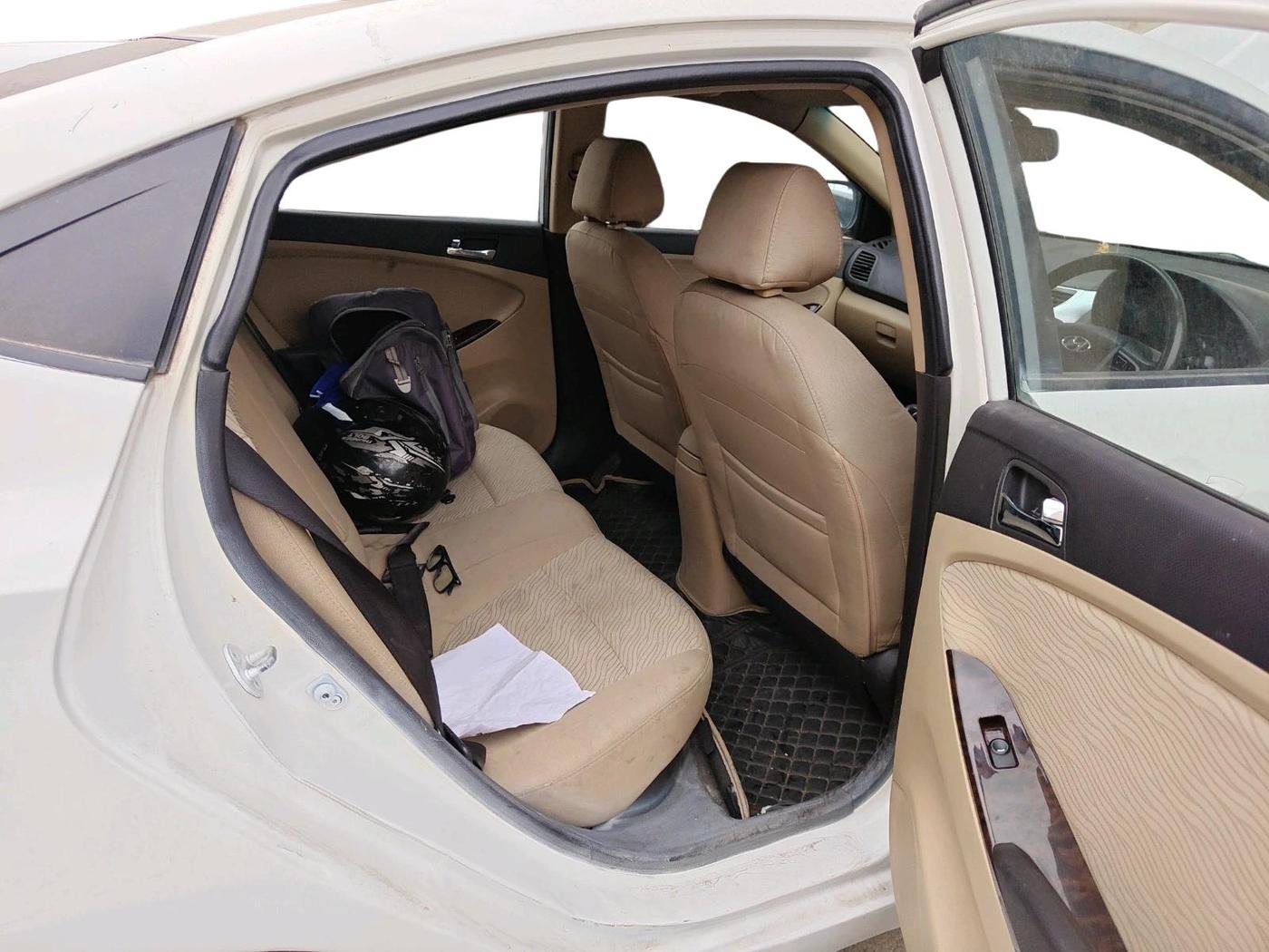 2014 Hyundai Verna FLUIDIC 1.4 VTVT CX, Petrol, Manual, 1,24,111 km, interior
