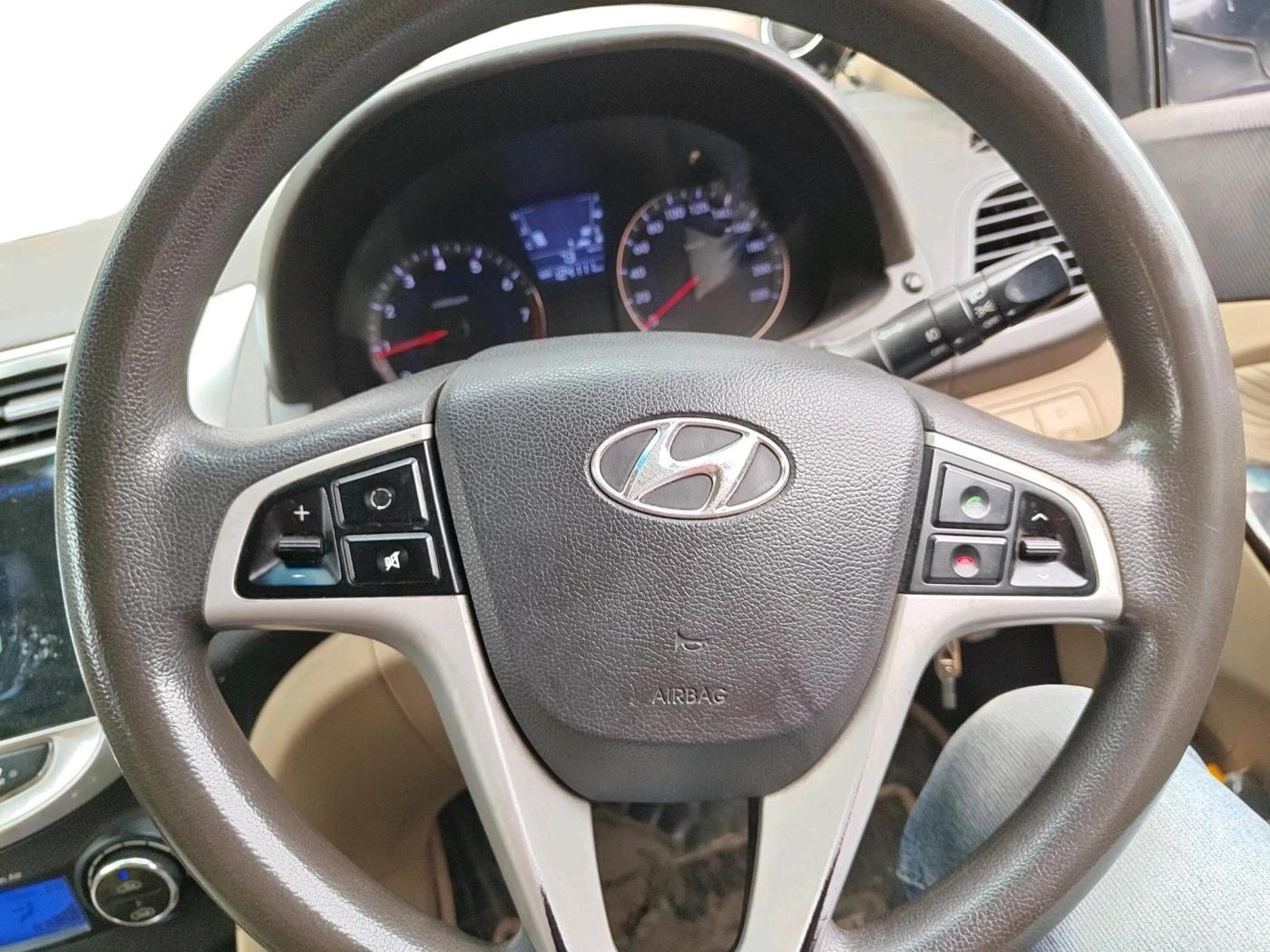 2014 Hyundai Verna FLUIDIC 1.4 VTVT CX, Petrol, Manual, 1,24,111 km, interior