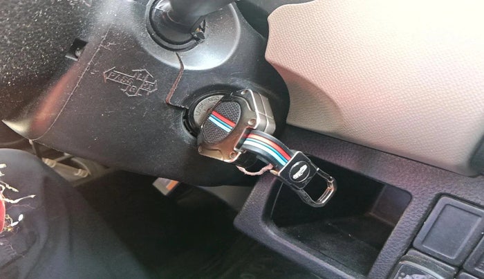2015 Maruti Wagon R 1.0 VXI, CNG, Manual, 91,440 km, interior