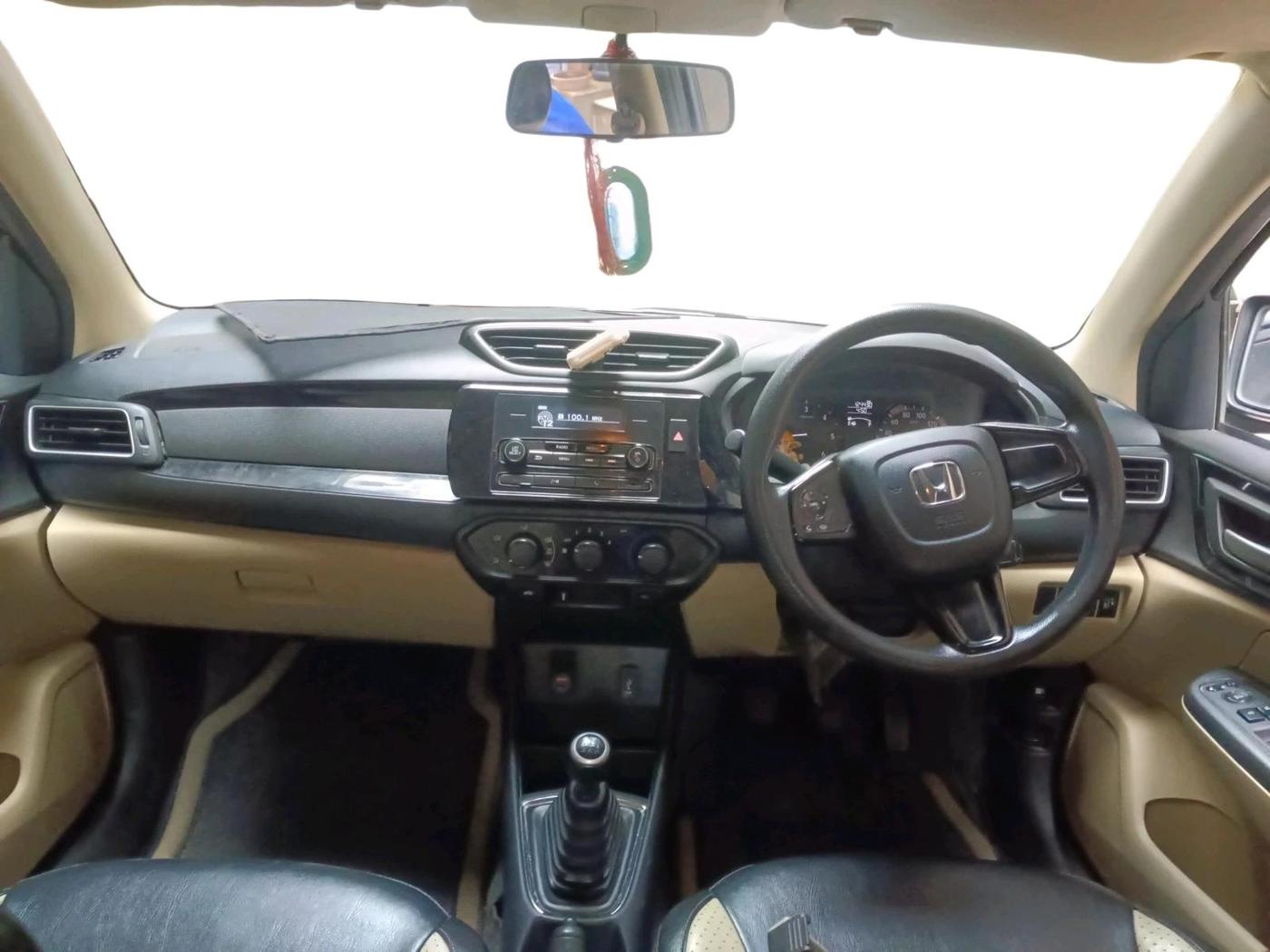 2018 Honda Amaze 1.5L I-DTEC S, Diesel, Manual, 1,24,430 km, interior