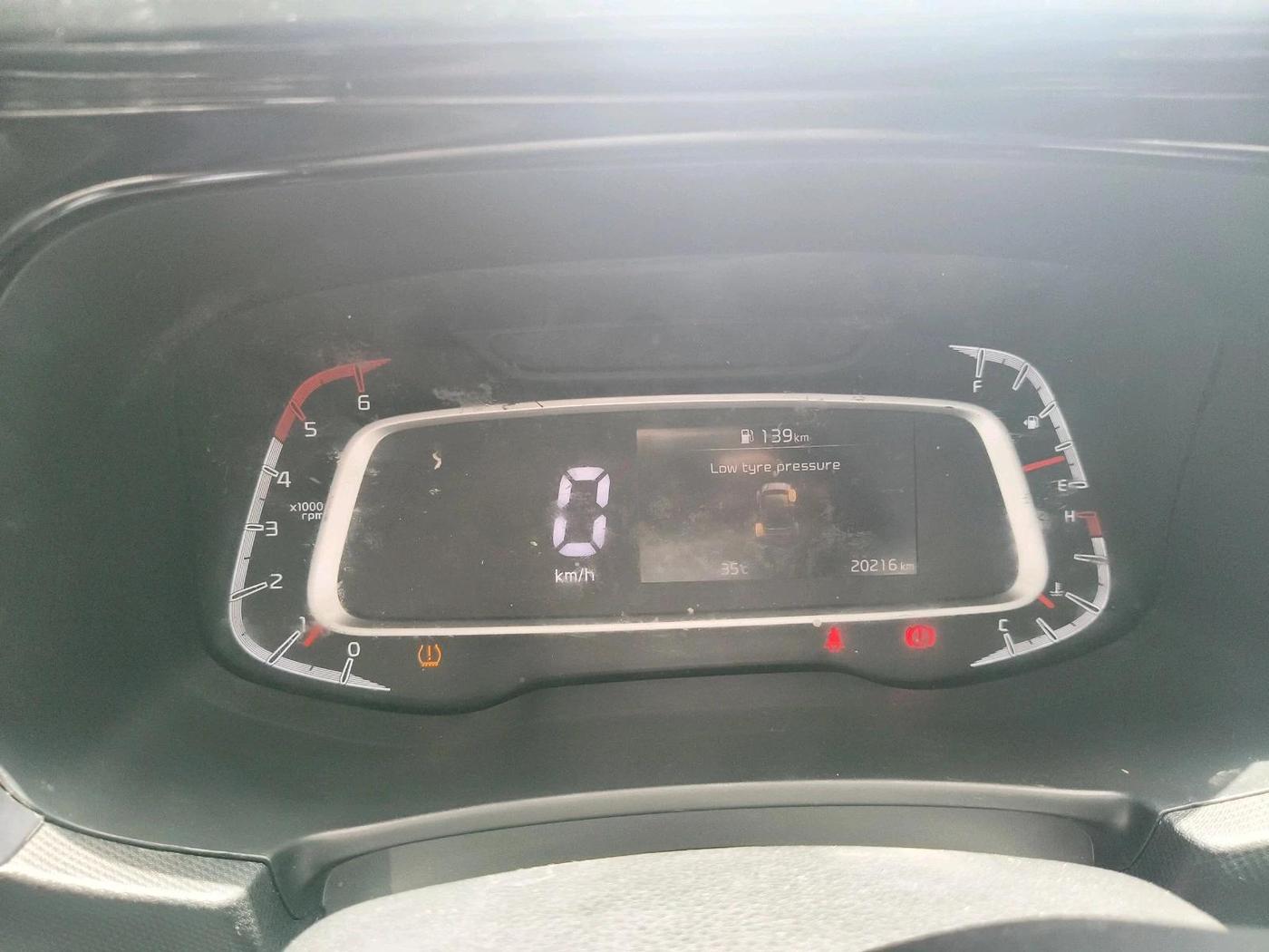 2022 KIA SONET HTE 1.2, Petrol, Manual, 20,216 km, interior