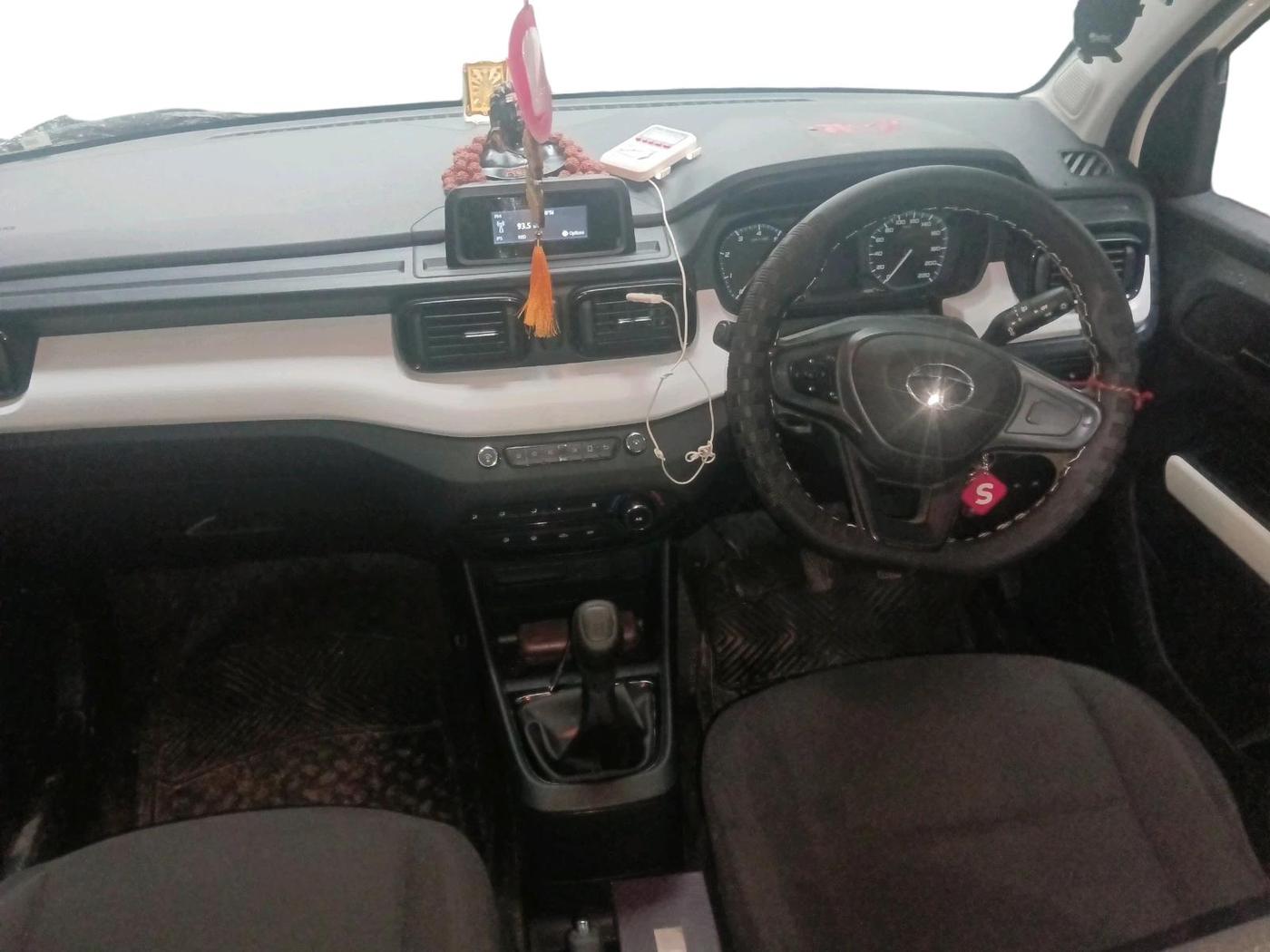 2023 Tata PUNCH PURE MT, Petrol, Manual, 37,178 km, interior