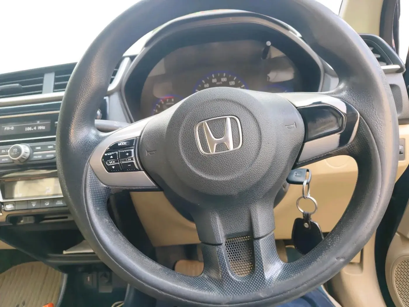 2016 Honda Amaze 1.2L I-VTEC S, Petrol, Manual, 1,25,558 km, interior
