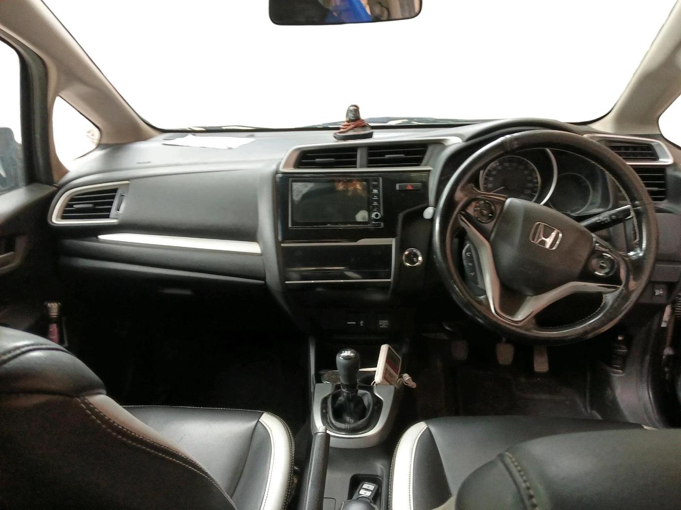 2018 Honda WR-V 1.5L I-DTEC VX MT, Diesel, Manual, 1,72,327 km, interior