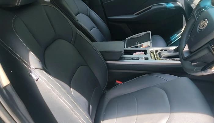 2025 MG HECTOR Sharp Pro Blackstorm 1.5 Turbo CVT, Petrol, Automatic, 5,226 km, interior