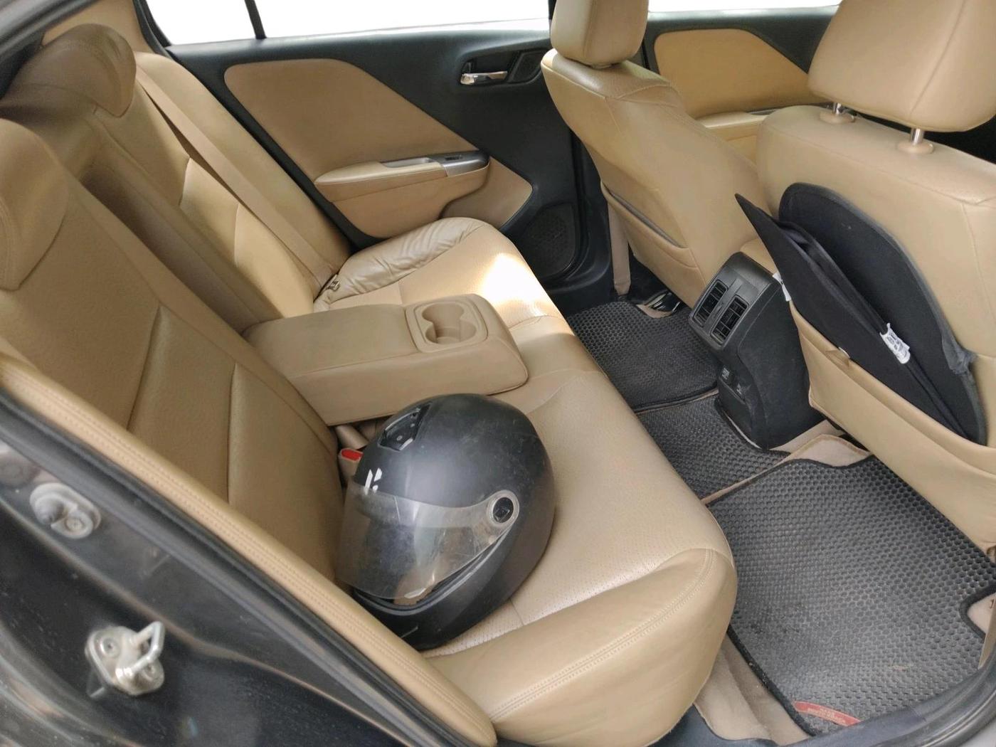 2015 Honda City 1.5L I-VTEC VX CVT, Petrol, Automatic, 2,55,209 km, interior